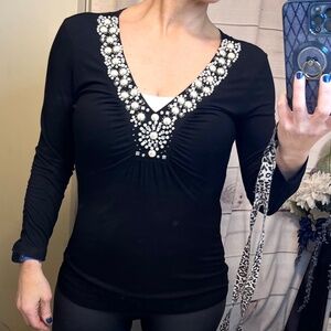🔥2/$10 VINTAGE |•STEVEN EDWARD•| Super Soft Black Top Beaded V-Neck